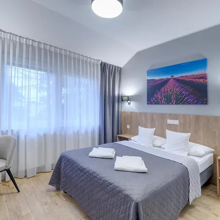 住宿加早餐酒店 Lawendowy Dwor Pszczółki