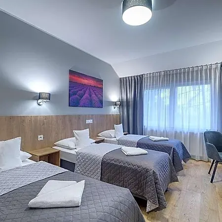 לינה וארוחת בוקר Lawendowy Dwor 3*